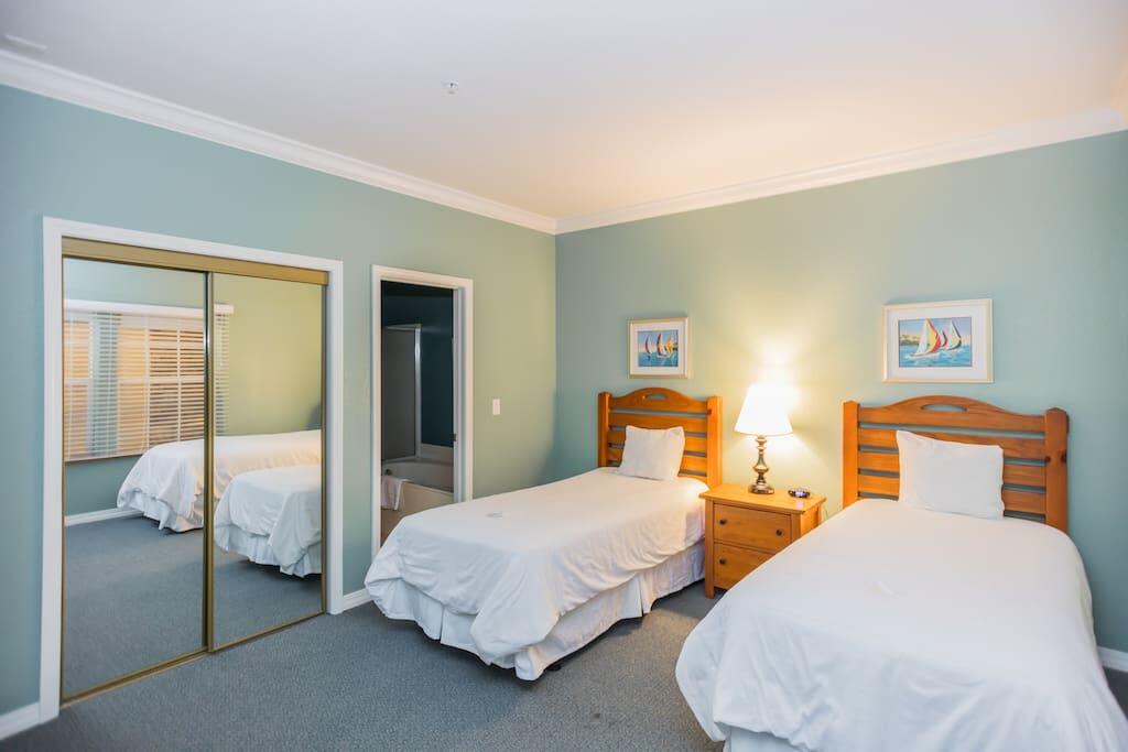 Gorgeous Branson Suite 2BR Standard - thumb 3