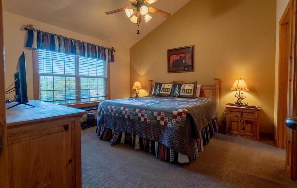 Grey Moose Lodge Cabin - thumb 1