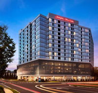 Hampton Inn  Suites Teaneck/Glenpointe - Hotels Find