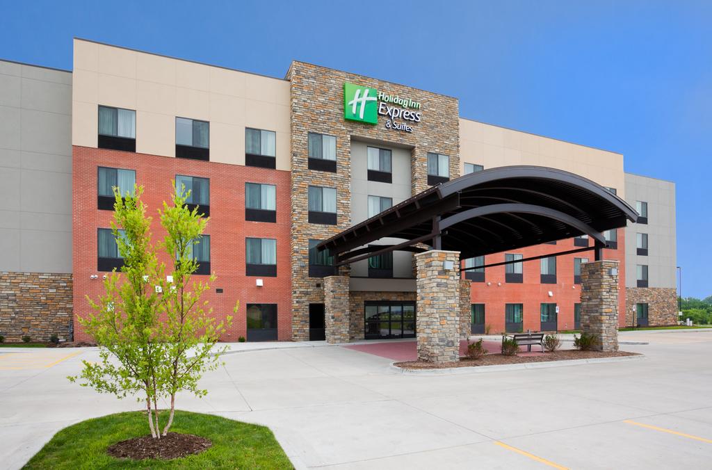 Holiday Inn Express & Suites Davenport - thumb 0
