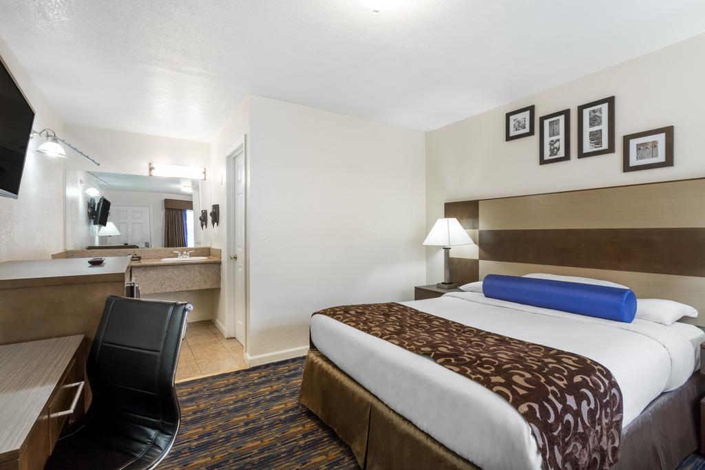 Howard Johnson By Wyndham Berkeley - thumb 1