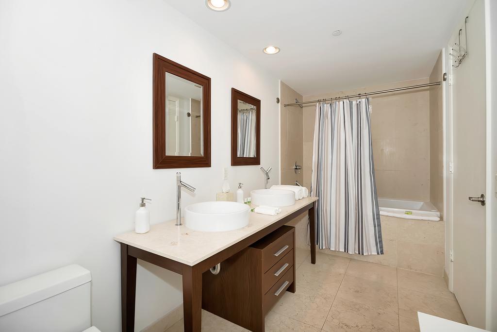 Icon Residences By SoFLA Vacations - thumb 0