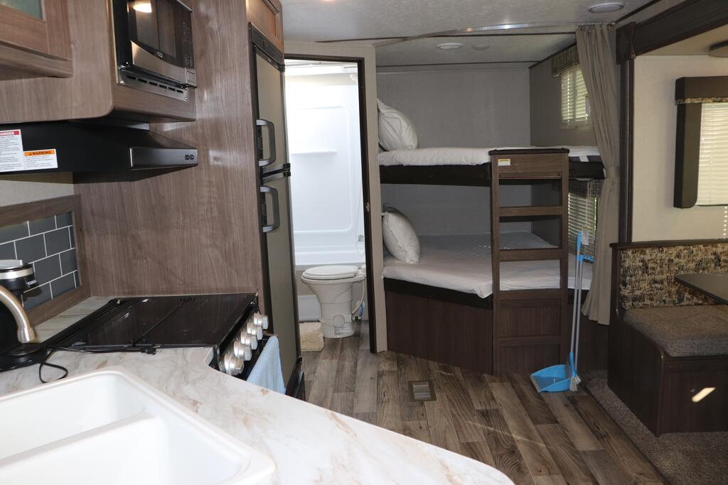 J&J RV Trailer - thumb 0