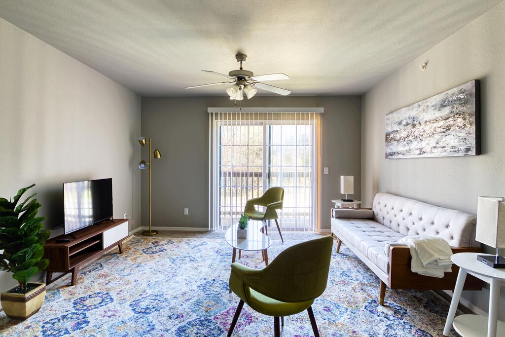 Orchard Flats - Beautiful 1BR + Balcony - thumb 1