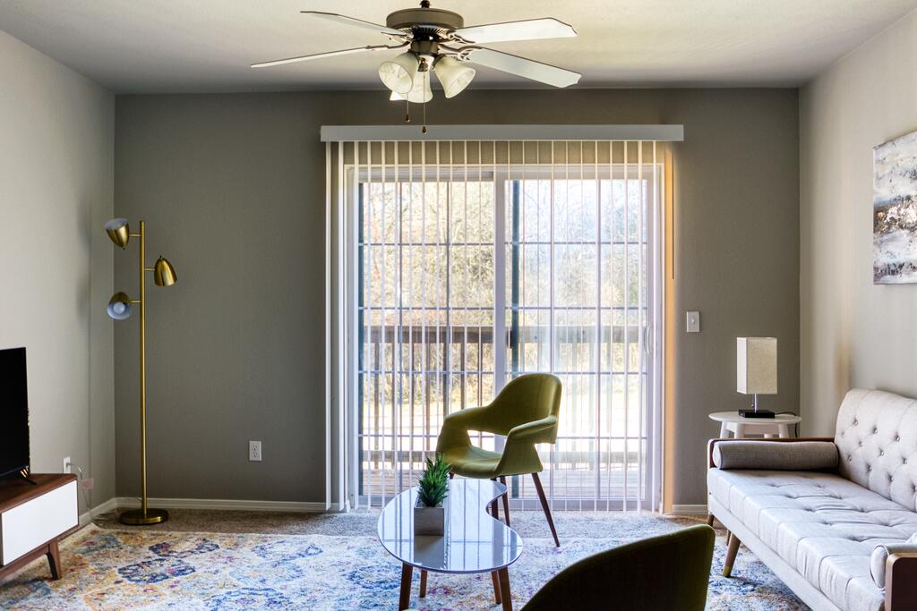 Orchard Flats - Beautiful 1BR + Balcony - thumb 2