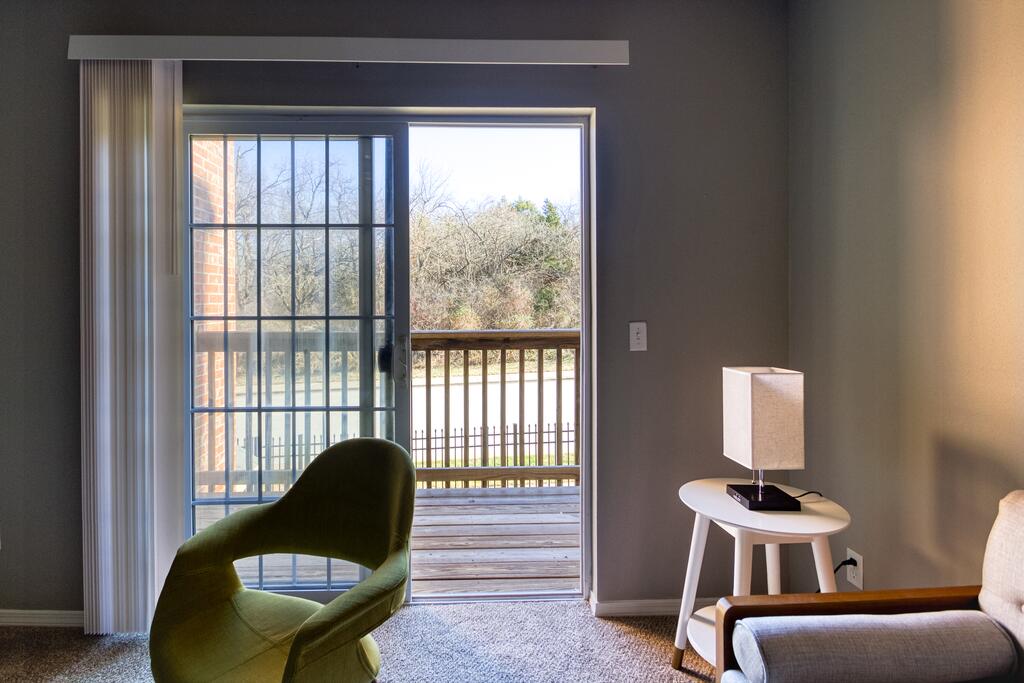 Orchard Flats - Beautiful 1BR + Balcony - thumb 3