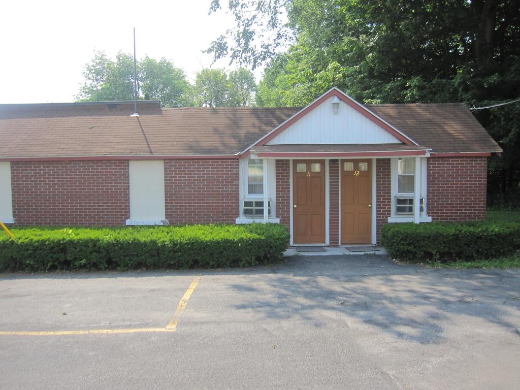 Pinecrest Motel - thumb 0