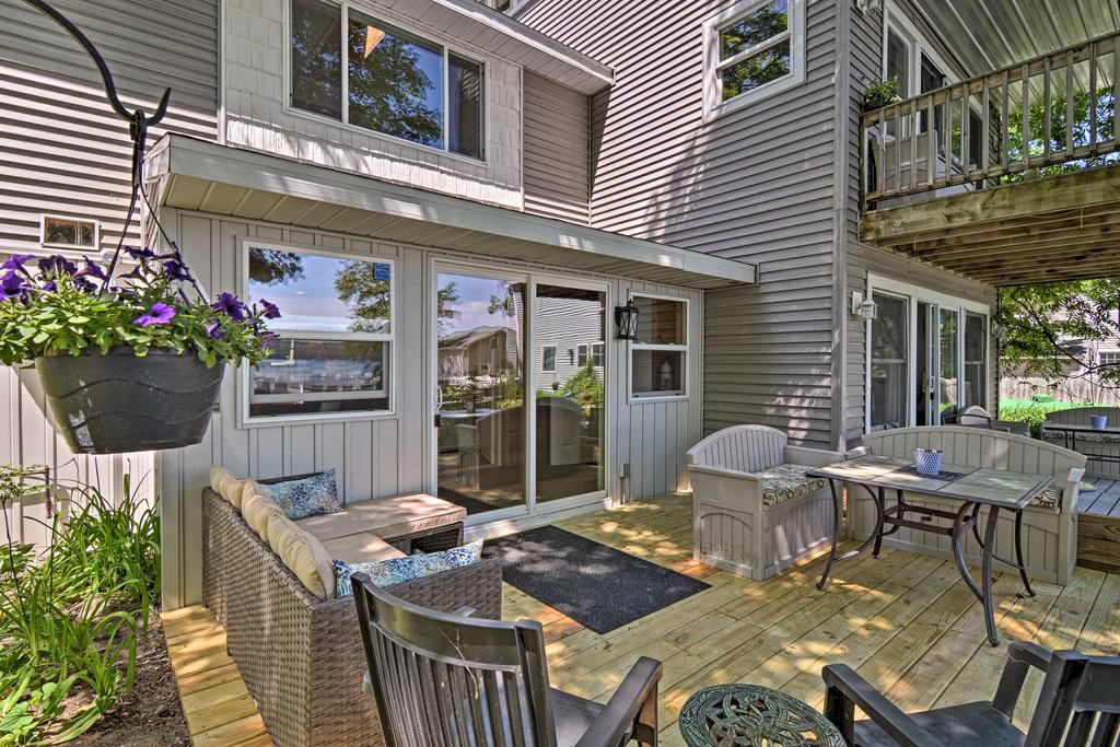 Serene Lakefront Apartment And Suite With Private Dock - thumb 1