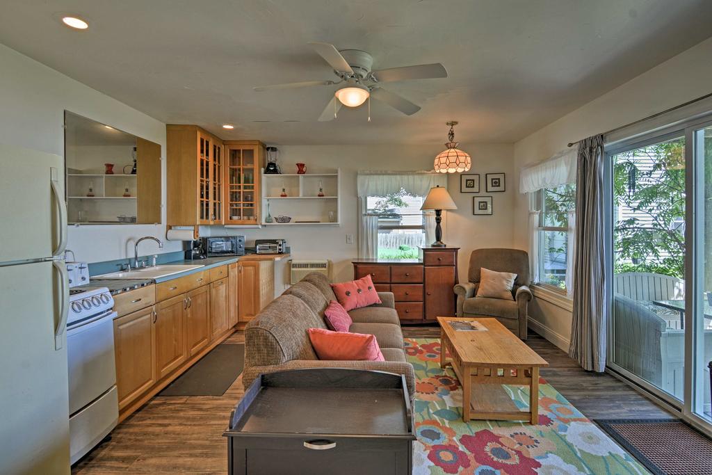Serene Lakefront Apartment And Suite With Private Dock - thumb 2