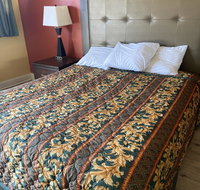 SHAROLYN MOTEL - Hotels Find