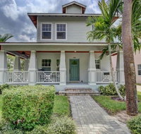 Southern Comfort Great Location! Villa - Hotels Find
