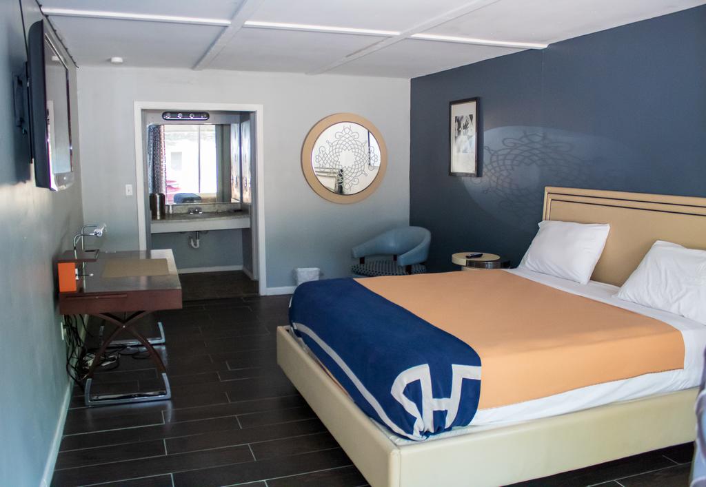 The Grand Motel - thumb 1