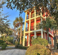 Tower Beach Cottage with Golf Cart and Four Bikes - Hotels Find