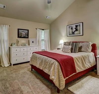 Upscale Entire Home Extra Convenient to City bh - Hotels Find