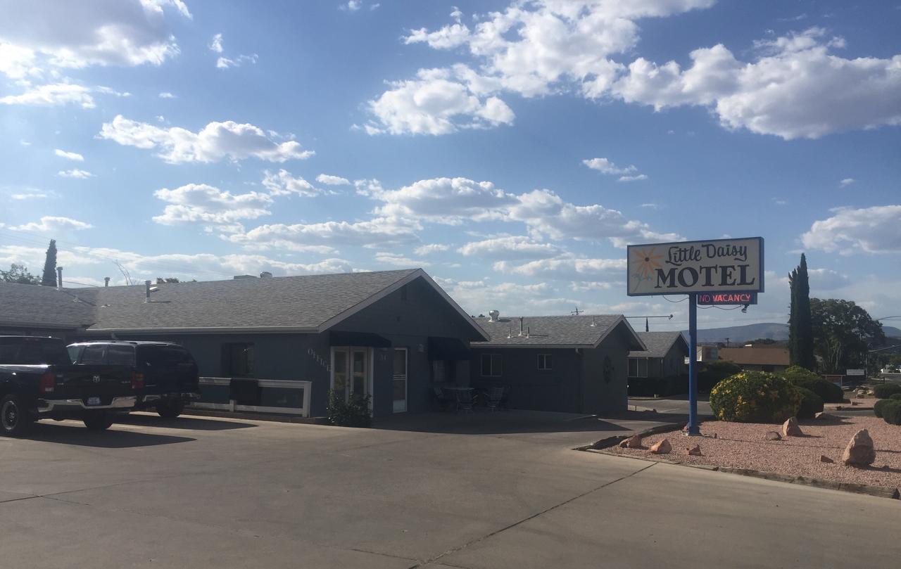 Little Daisy Motel - thumb 0