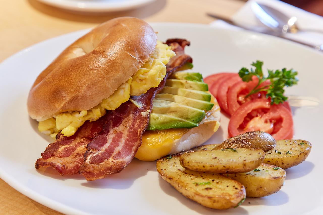 Orchard Hotel - thumb 3