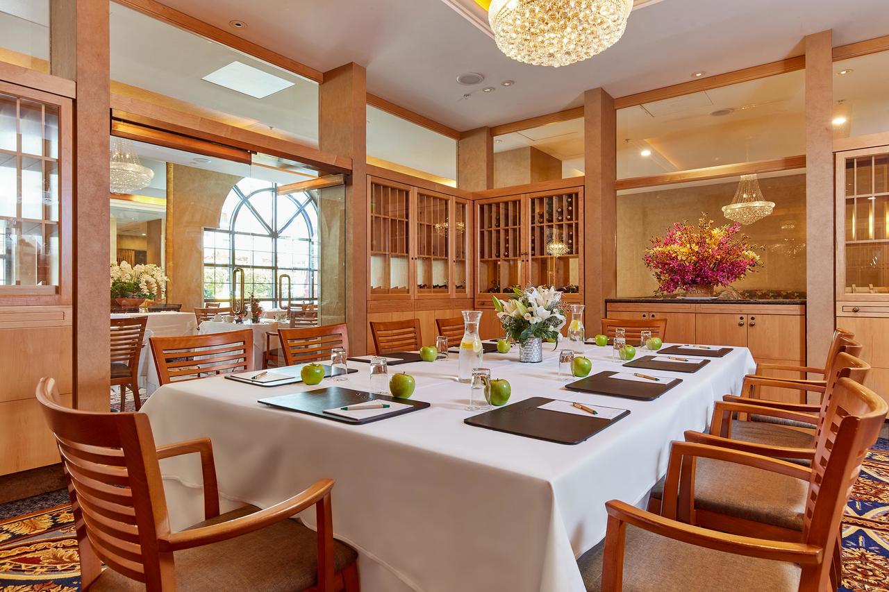 Orchard Hotel - thumb 4