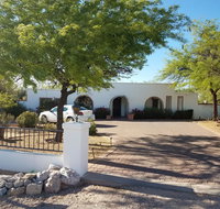 Desert Oasis - Pool, Patios and Piano - Hotels Find