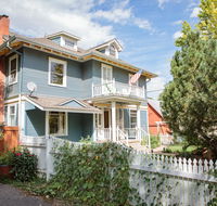 Fernweh Inn  Hostel - Hotels Find