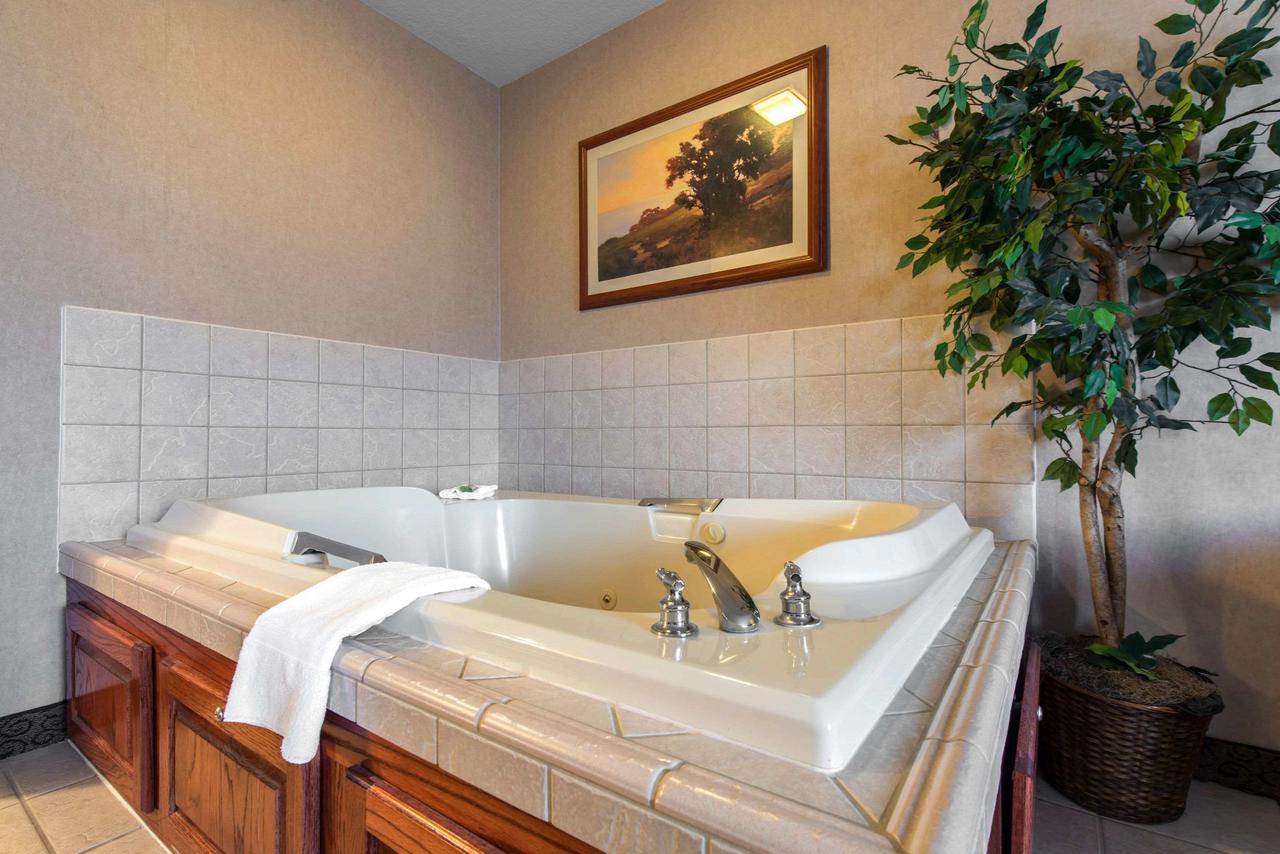 Quality Inn Burlington - thumb 25