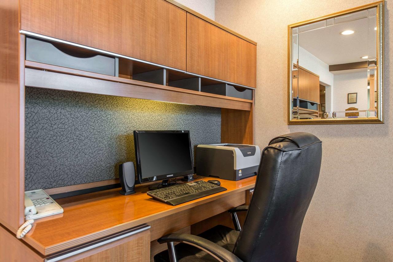 Quality Inn Burlington - thumb 7