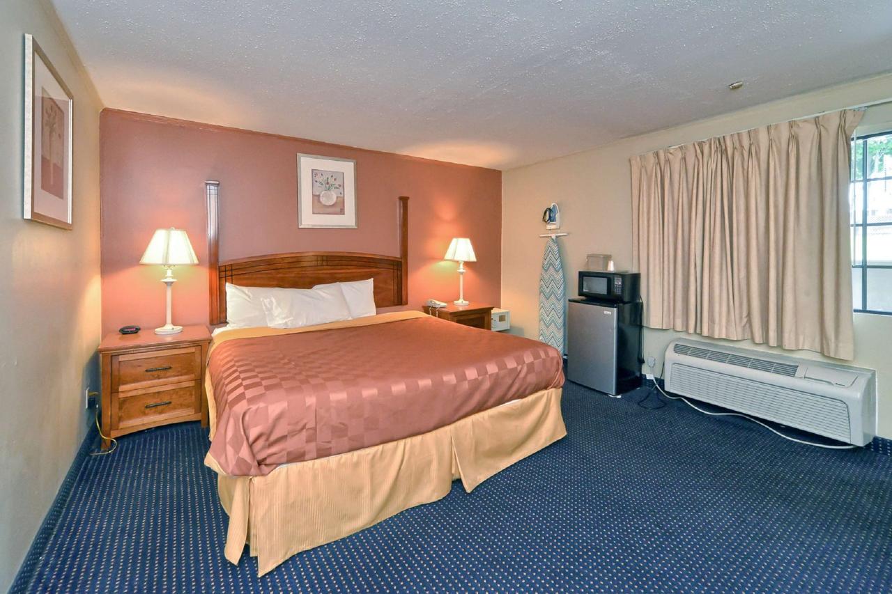 Red Carpet Inn - Stamford - thumb 32