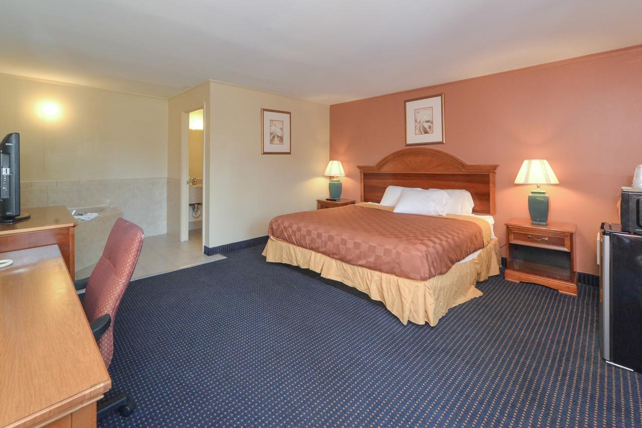 Red Carpet Inn - Stamford - thumb 30