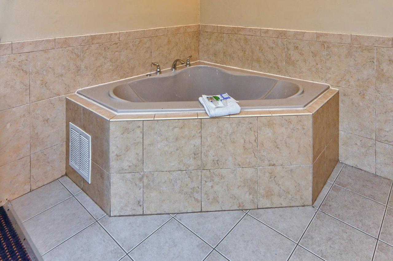 Red Carpet Inn - Stamford - thumb 35