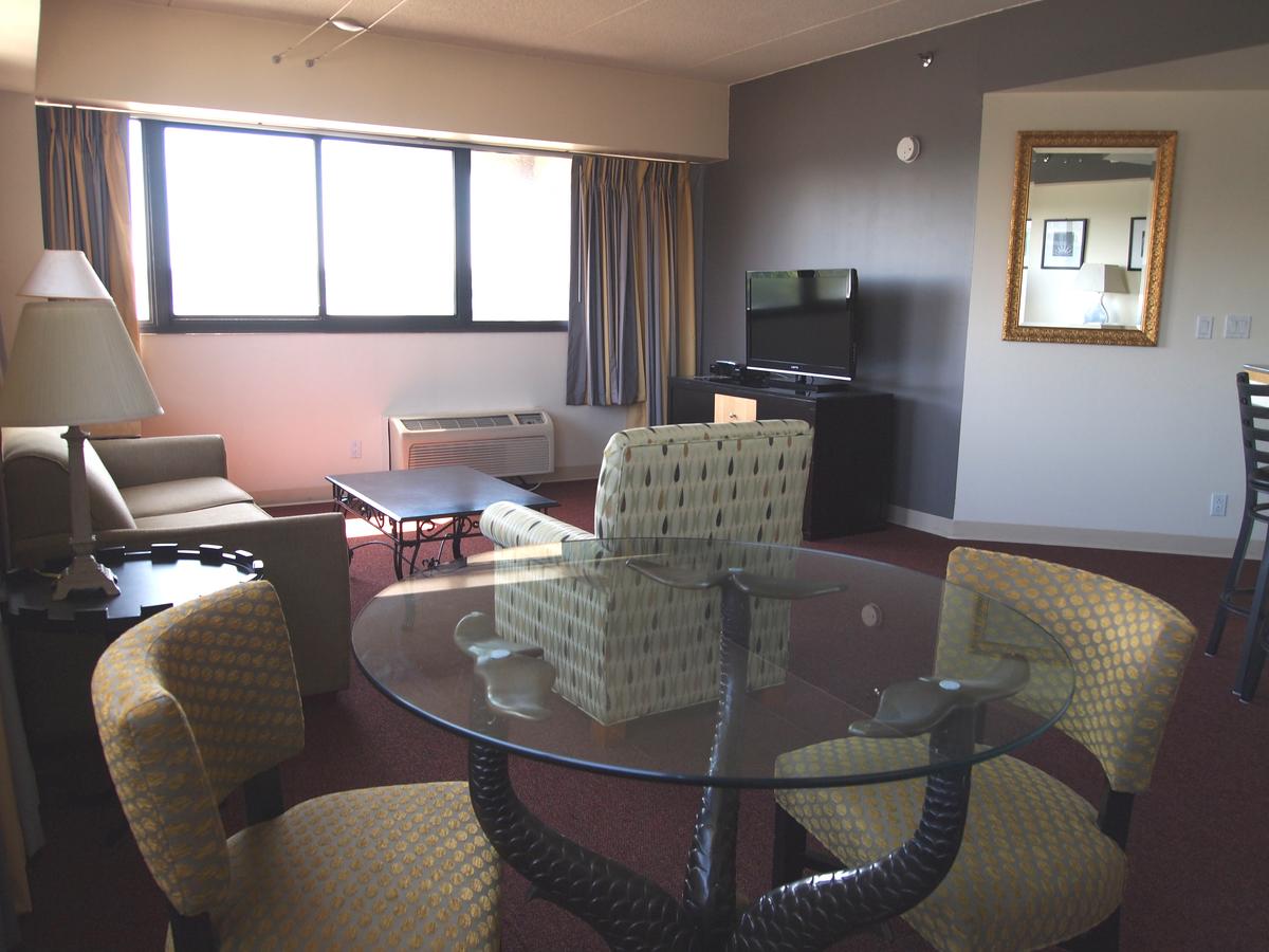 Stamford Suites - thumb 3