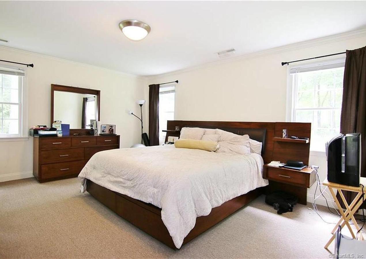 Come AND Relax Away But Close To NYC! - thumb 4