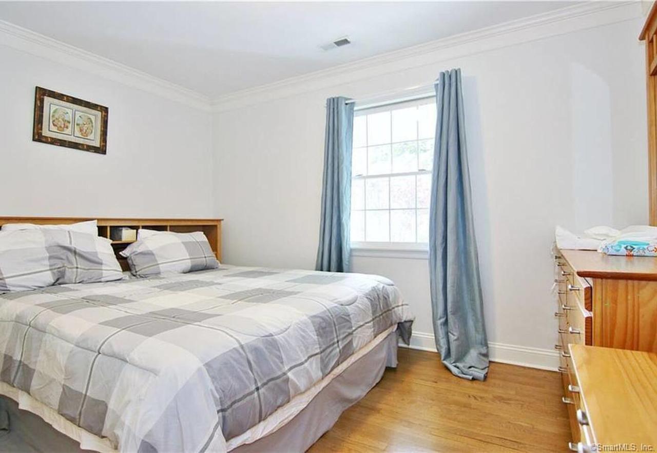 Come AND Relax Away But Close To NYC! - thumb 25