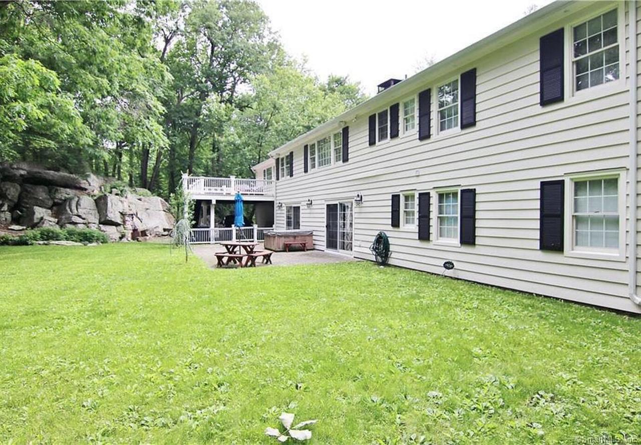 Come AND Relax Away But Close To NYC! - thumb 3