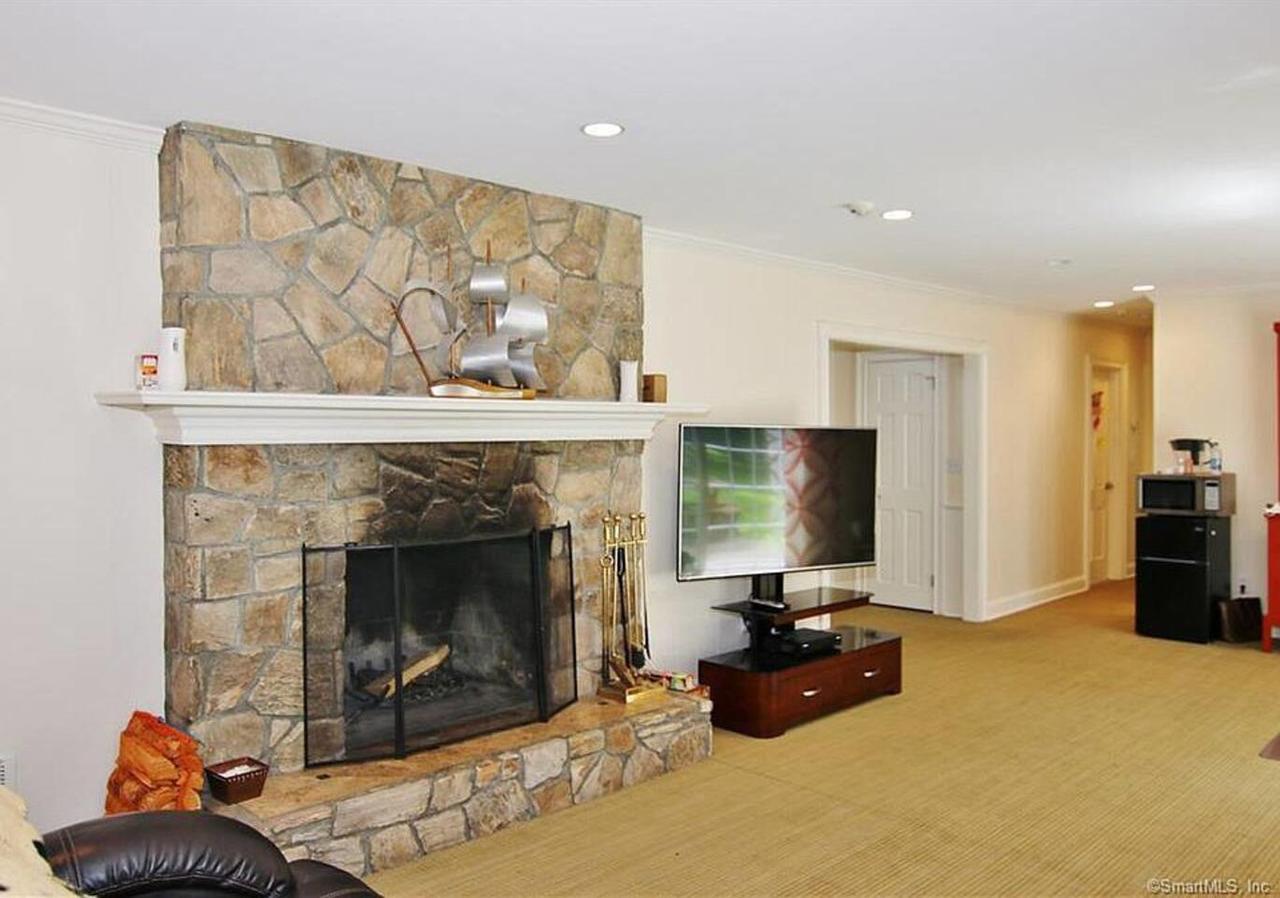 Come AND Relax Away But Close To NYC! - thumb 13