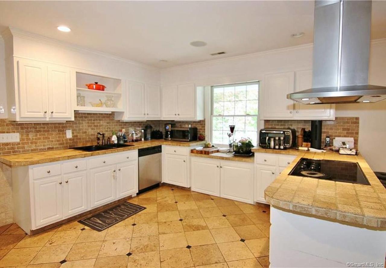 Come AND Relax Away But Close To NYC! - thumb 12