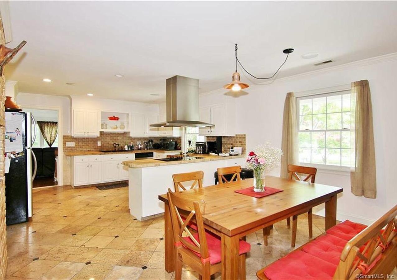 Come AND Relax Away But Close To NYC! - thumb 11