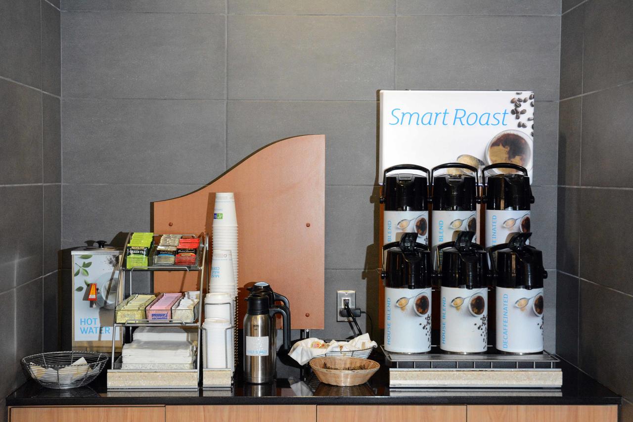 Holiday Inn Express Stamford - thumb 17