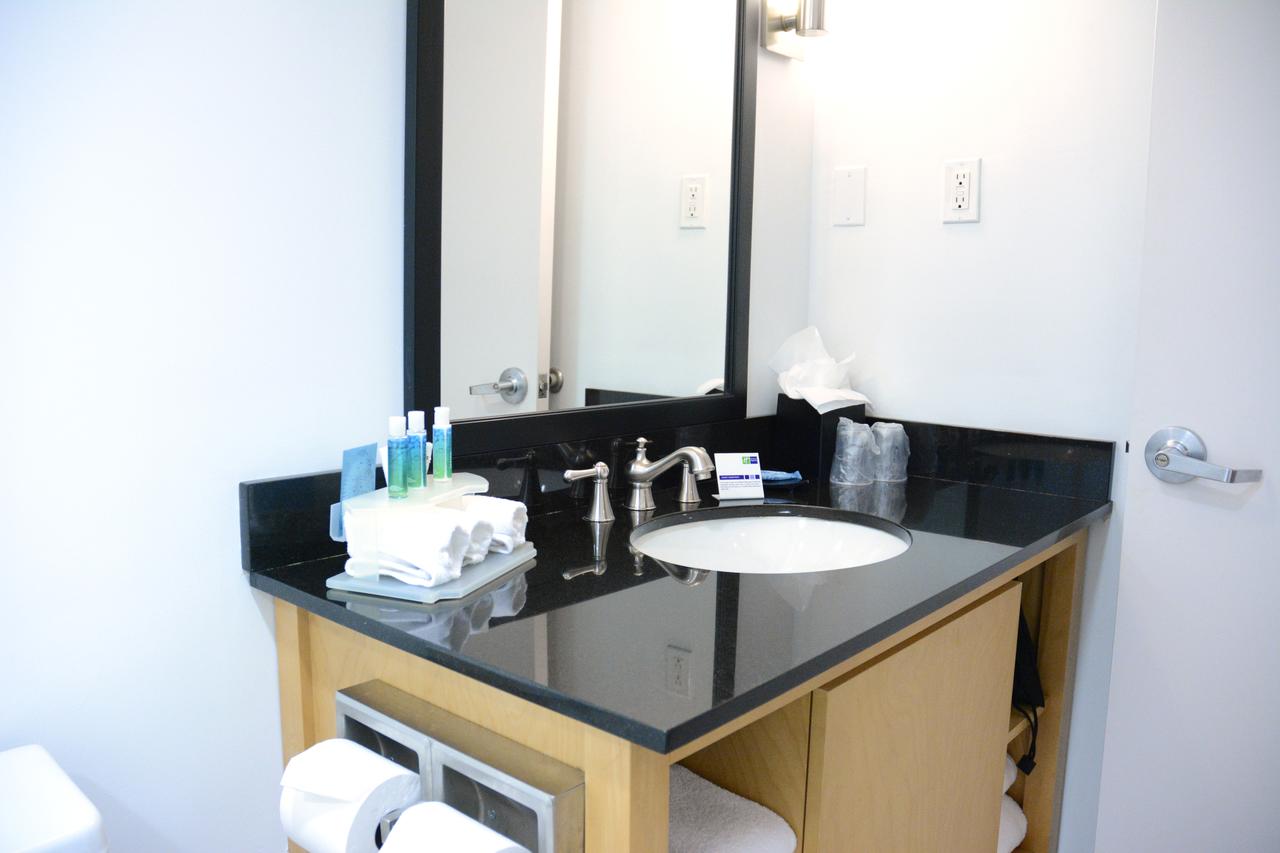 Holiday Inn Express Stamford - thumb 4