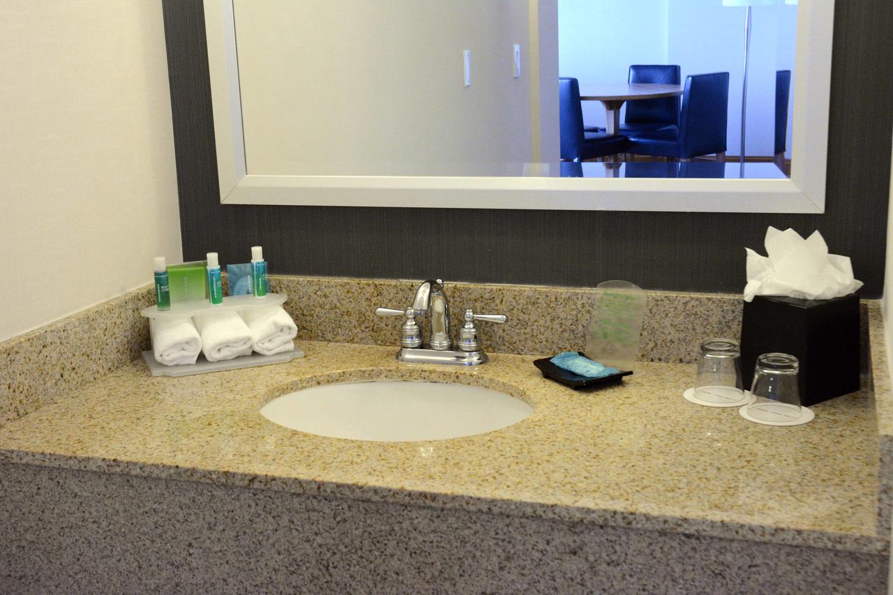 Holiday Inn Express Stamford - thumb 24