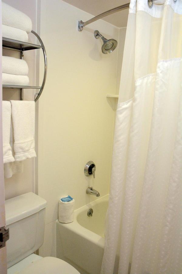 Holiday Inn Express Stamford - thumb 13