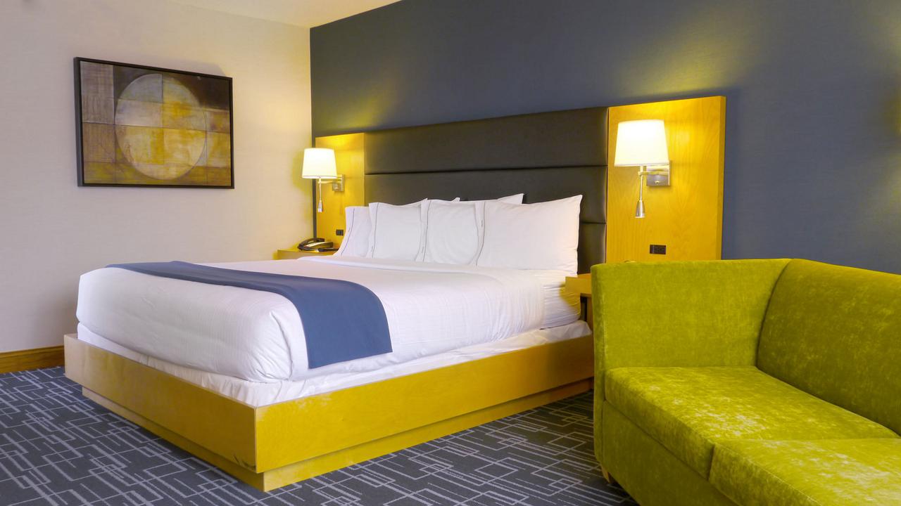 Holiday Inn Express Stamford - thumb 1