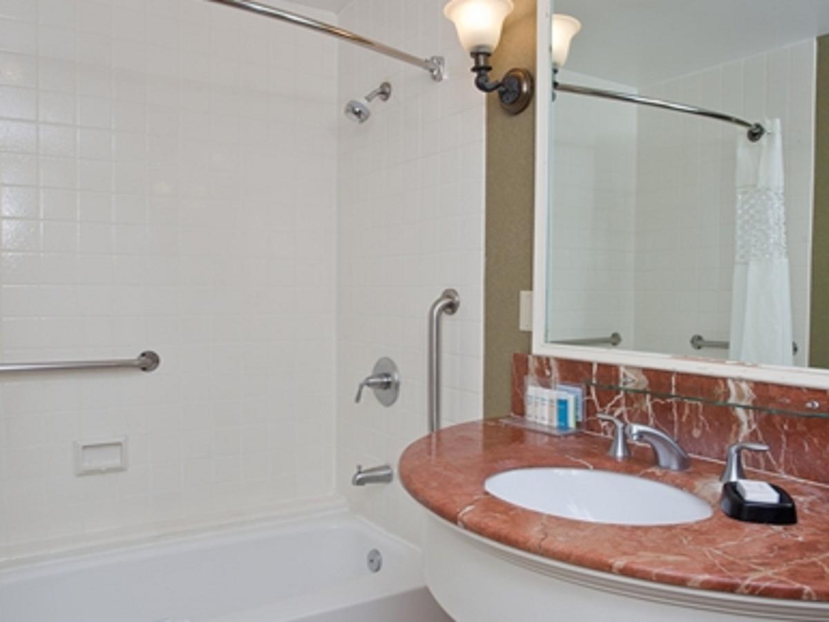 Hampton Inn & Suites Stamford - thumb 20