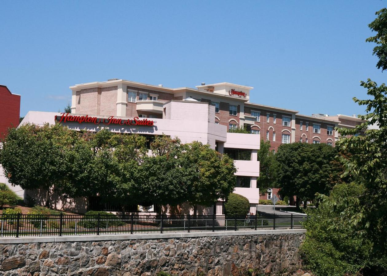 Hampton Inn & Suites Stamford - thumb 0