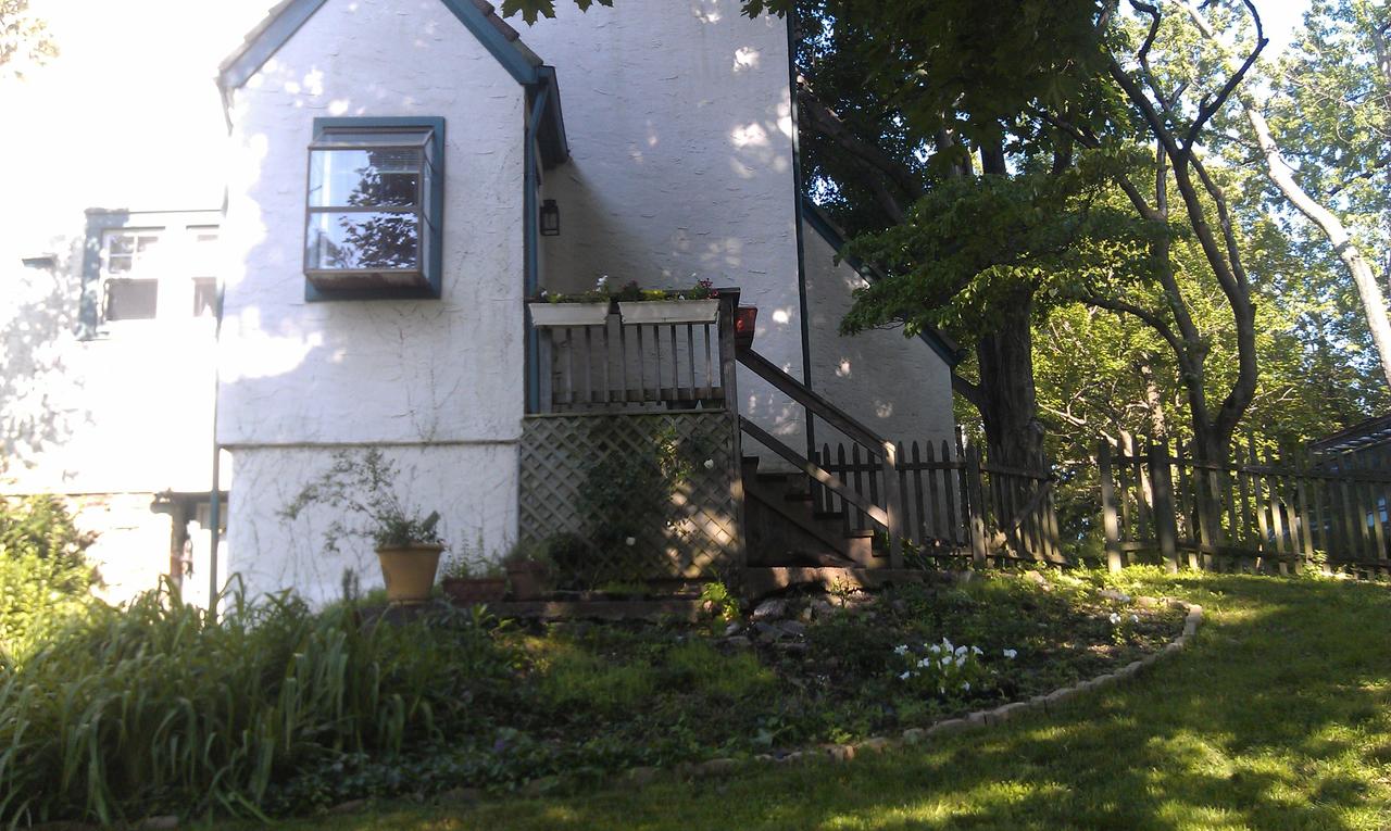 Charm, Comfort, And Coffee - thumb 1