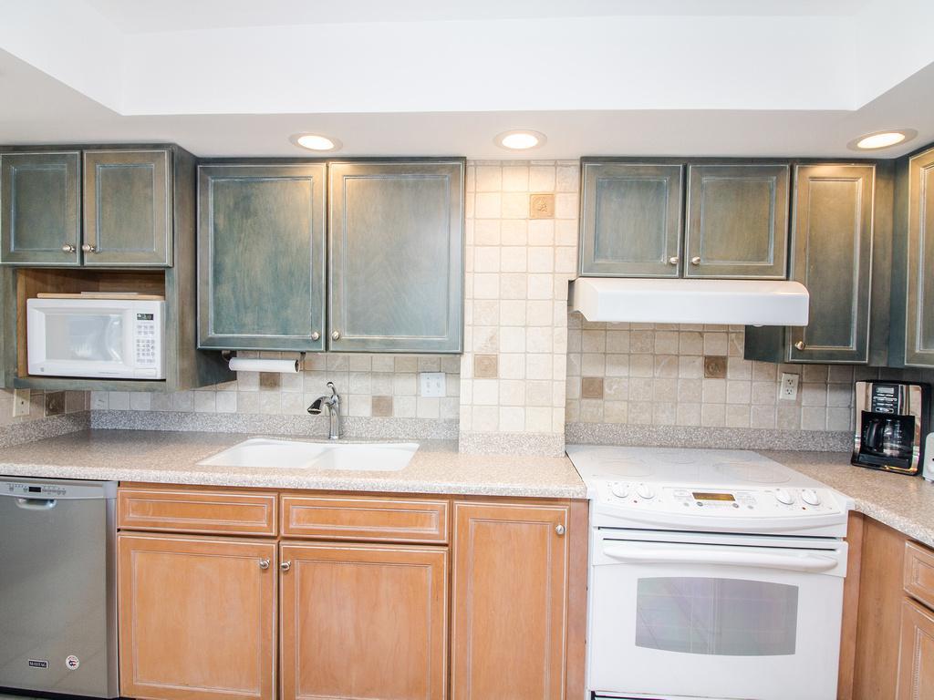 110 Brandywine House Condo - thumb 1