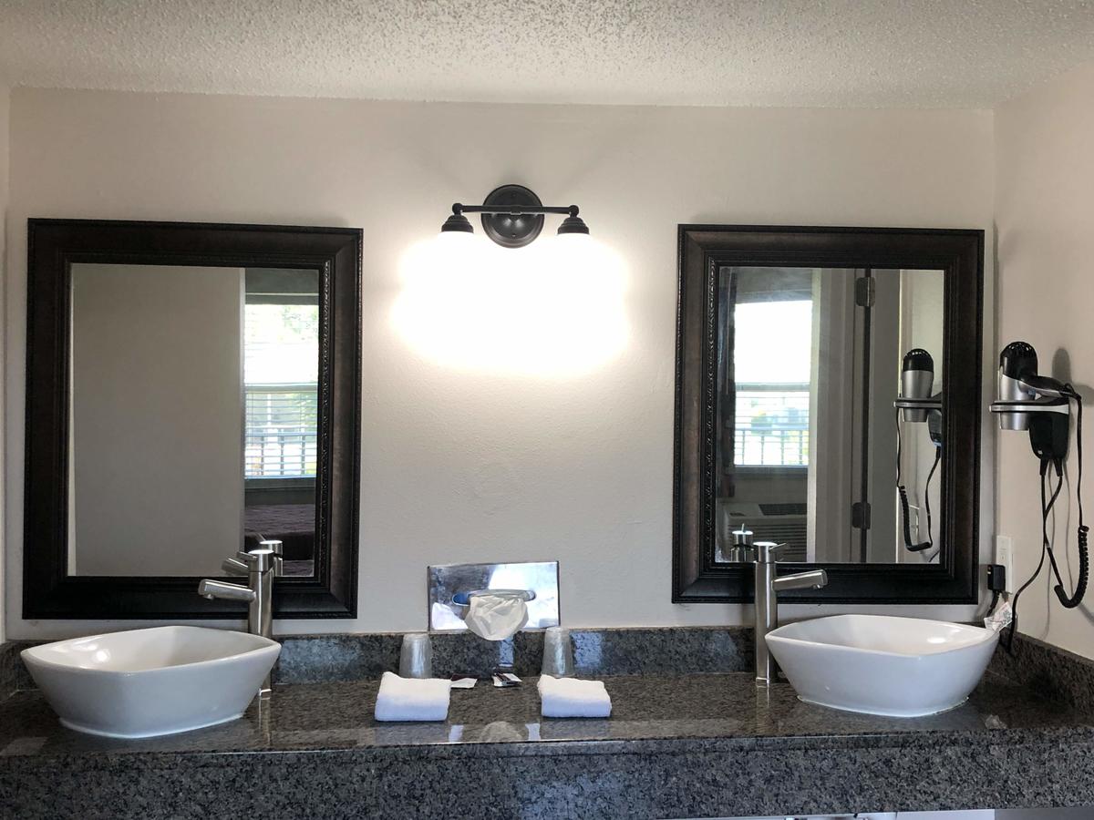 Sun Coast Inn - thumb 24