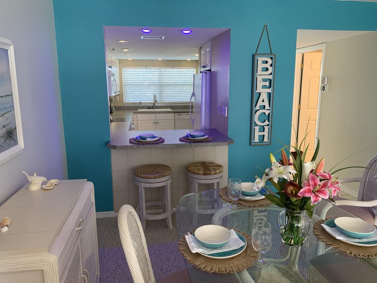 Beautiful Beach Condo On Manasota Key, FL - thumb 14