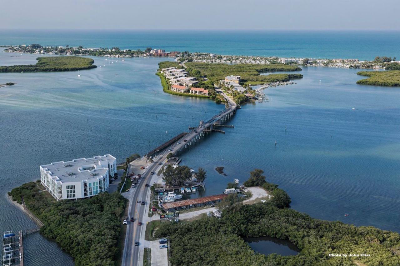 Beautiful Beach Condo On Manasota Key, FL - thumb 16