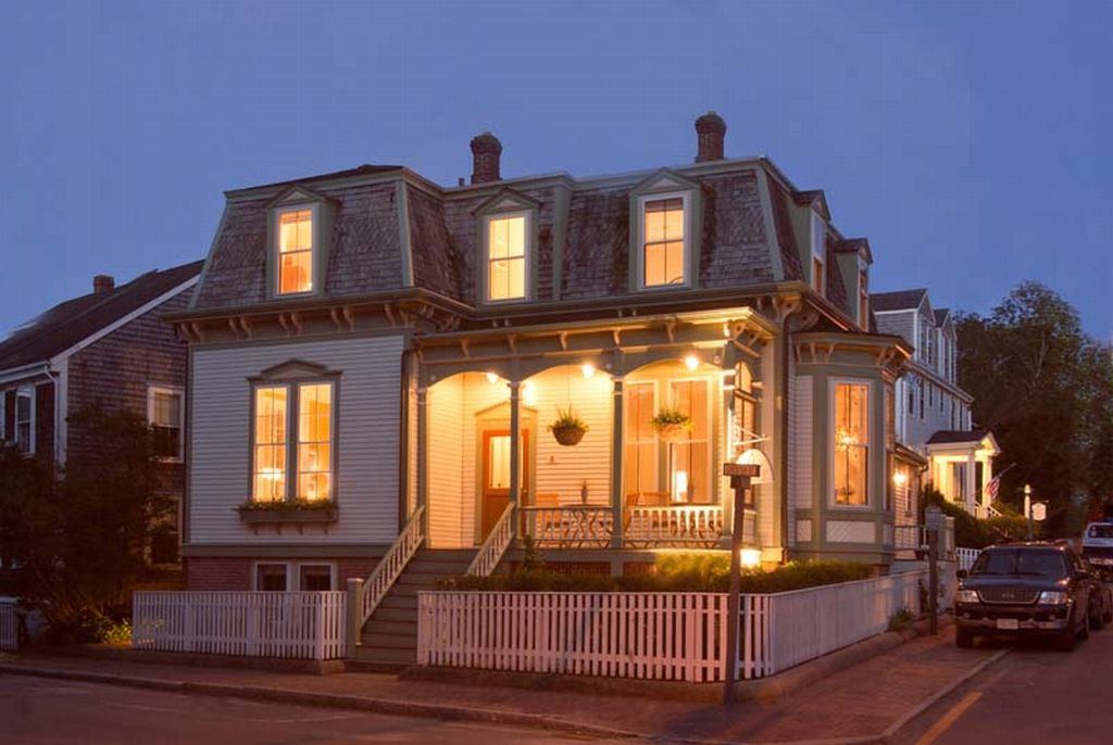 Centerboard Inn - thumb 0