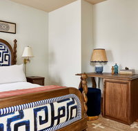 The Blue Iris - Hotels Find