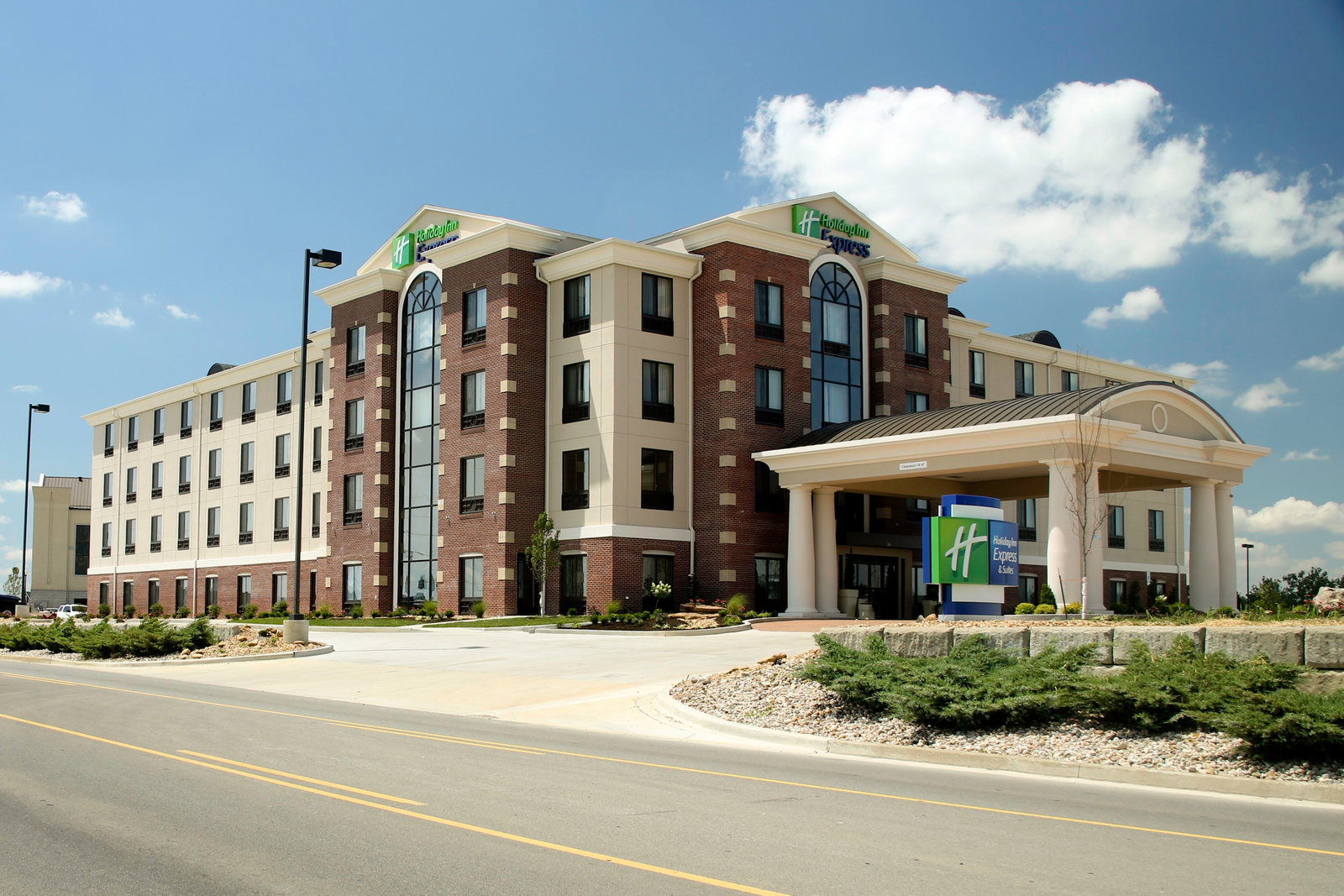 Holiday Inn Express Suites Marion - thumb 0